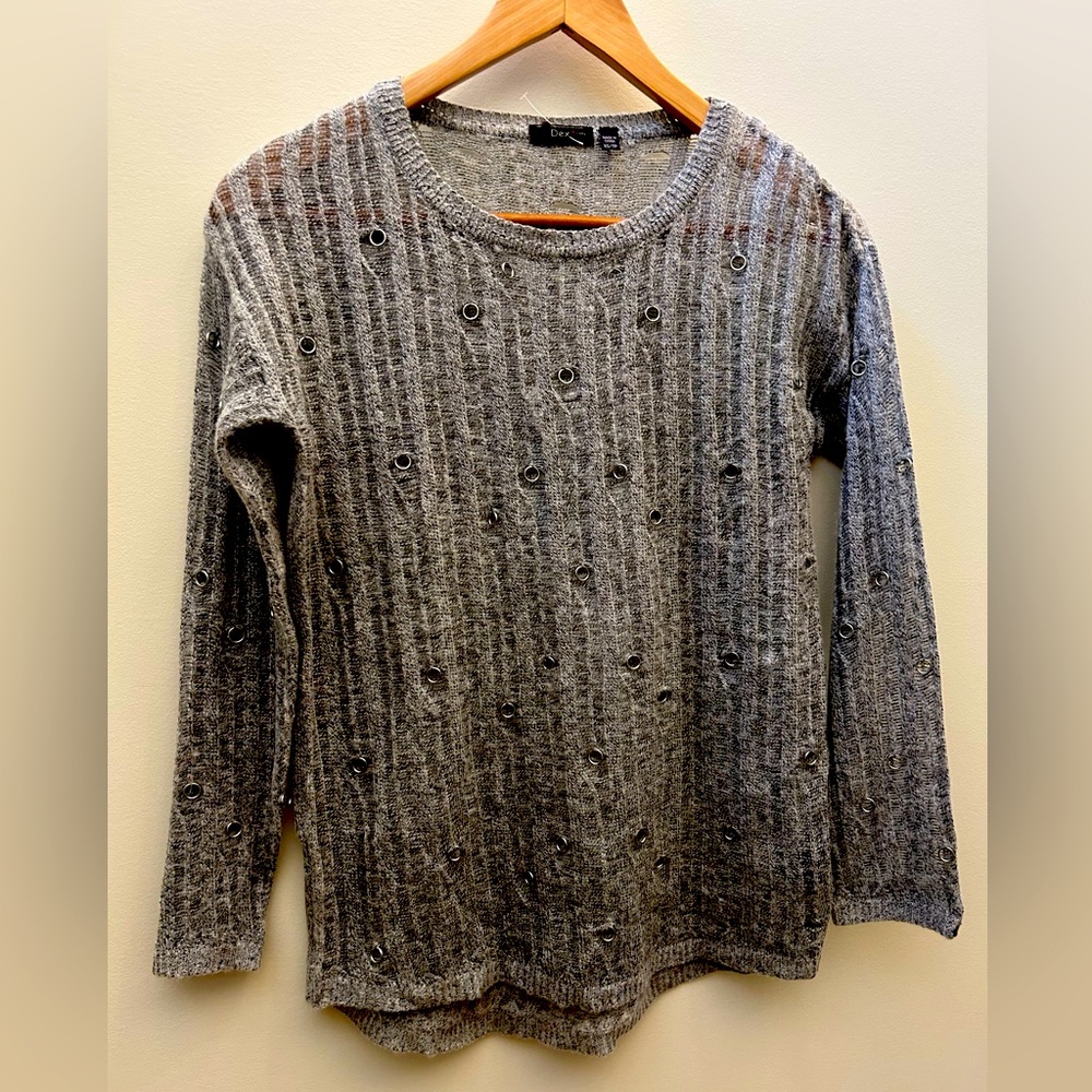 Dex sweater with silver accents